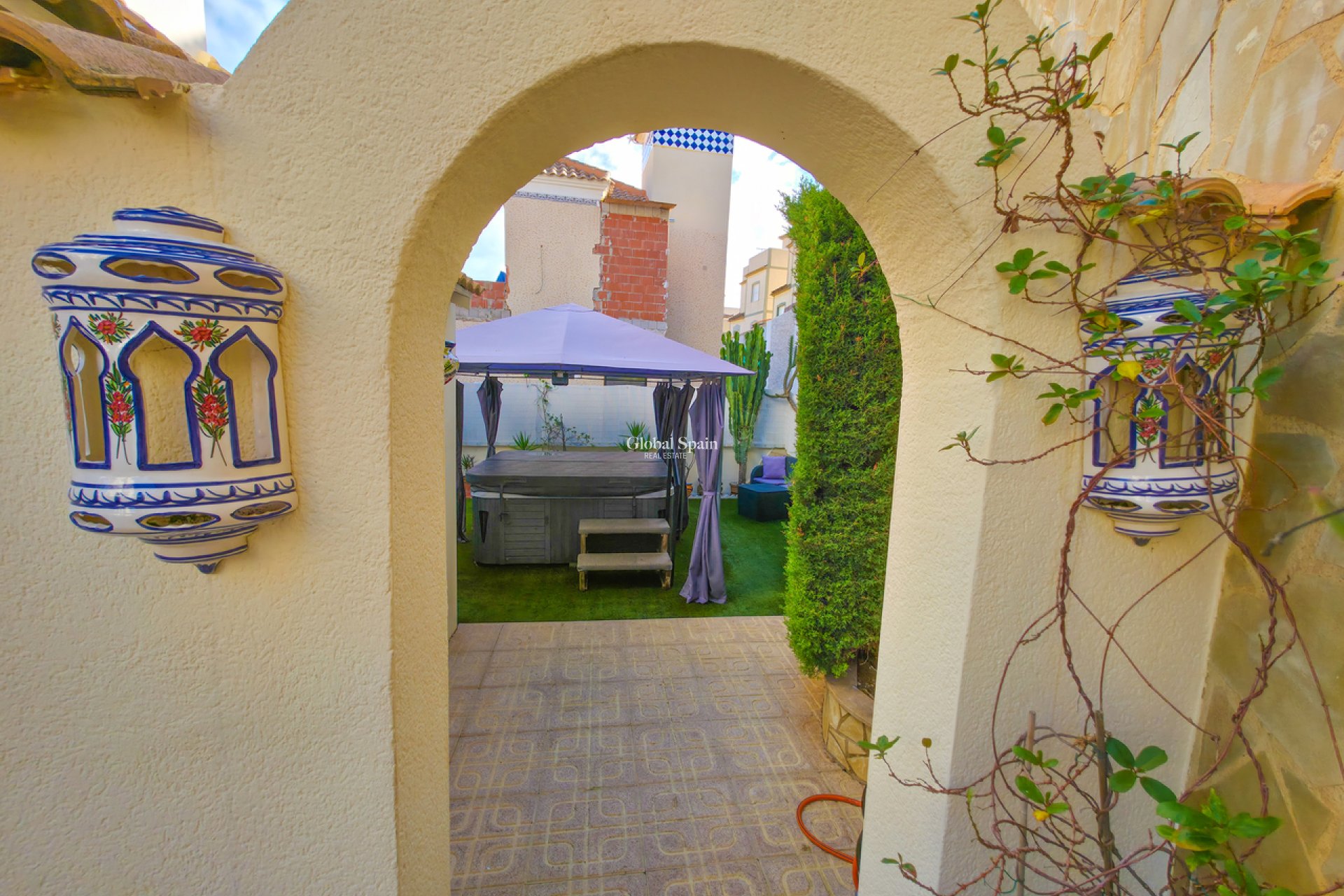 Odsprzedaż - WILLA  -
VILLAMARTÍN - Costa Blanca