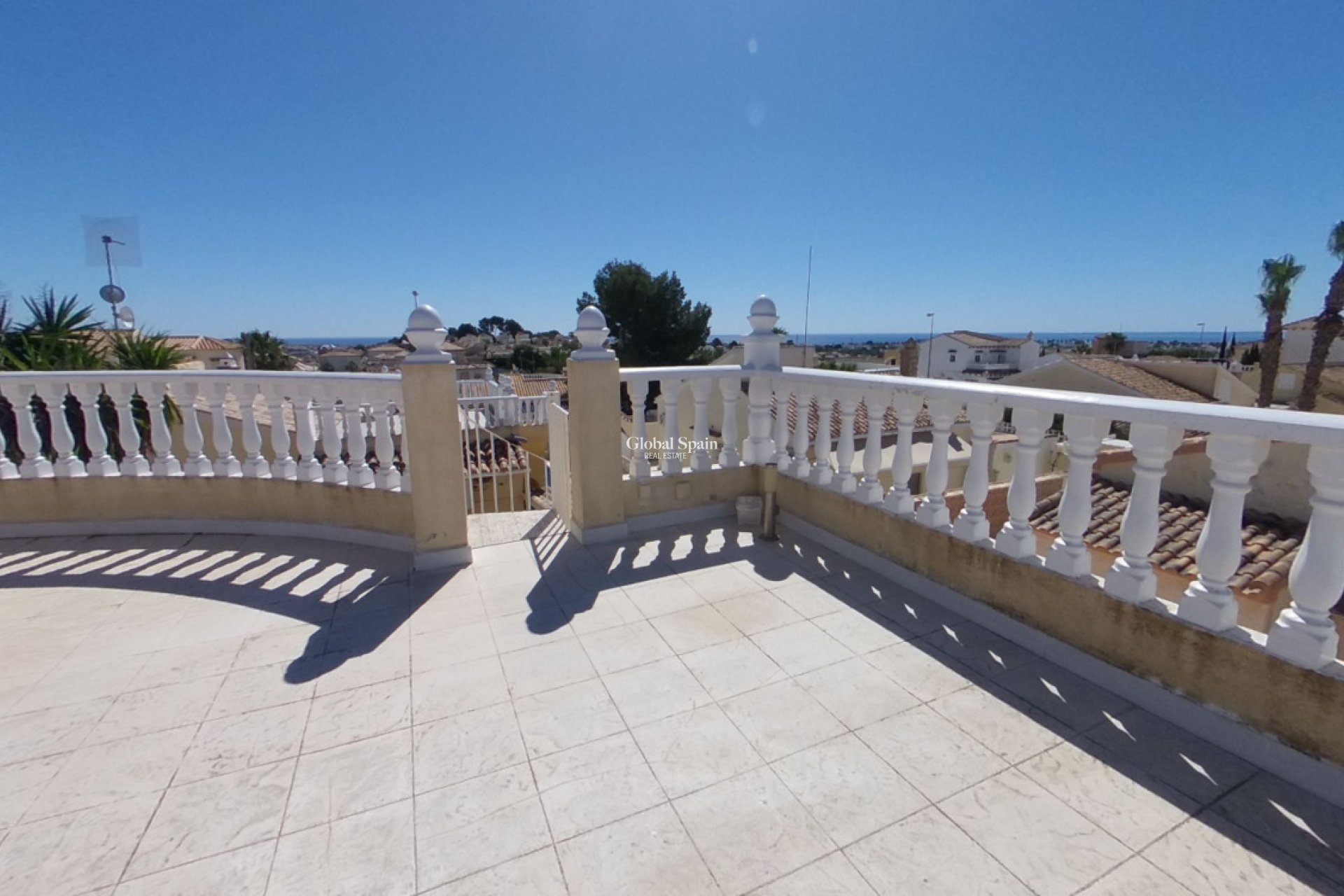 Odsprzedaż - WILLA  -
VILLAMARTÍN - Costa Blanca