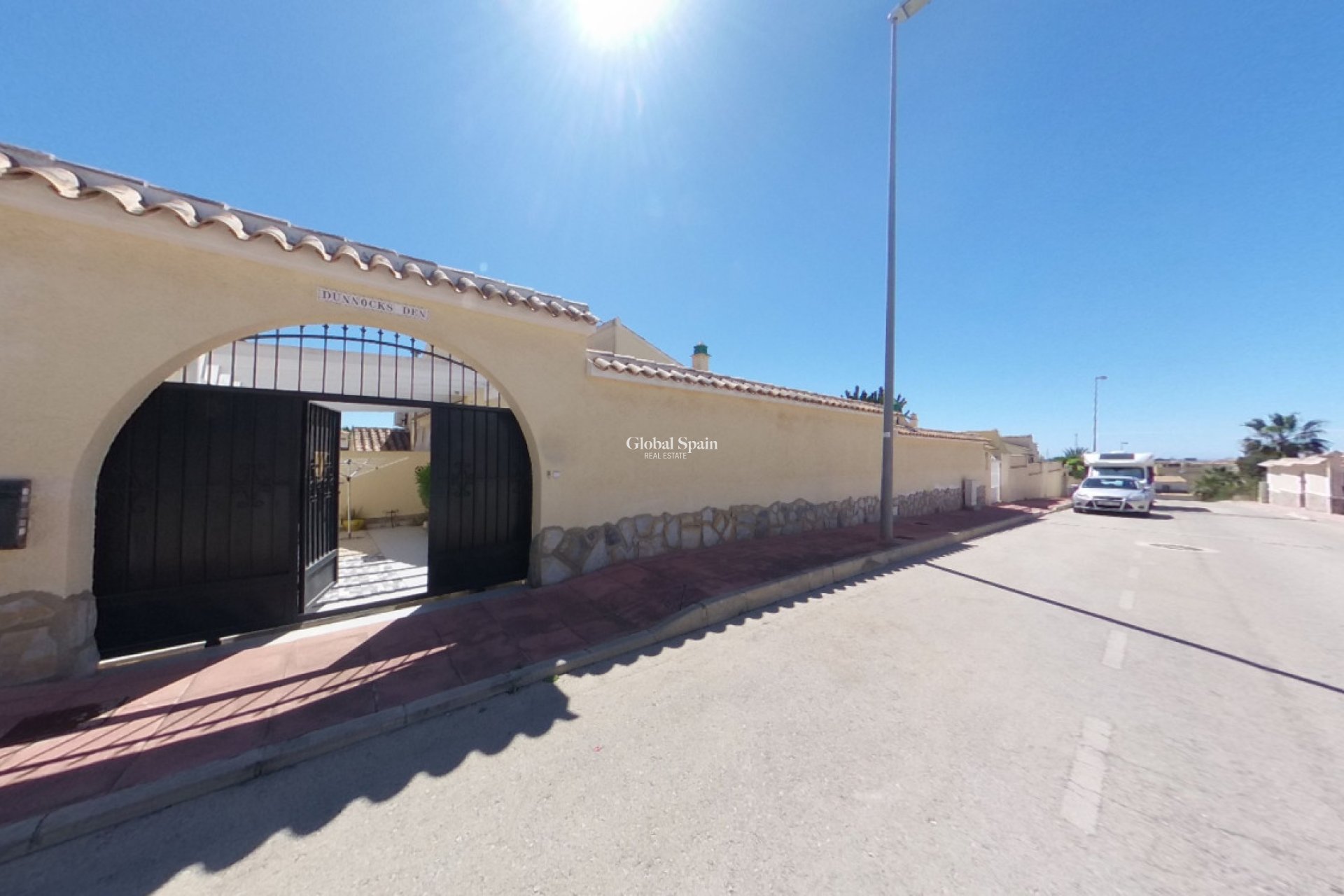 Odsprzedaż - WILLA  -
VILLAMARTÍN - Costa Blanca