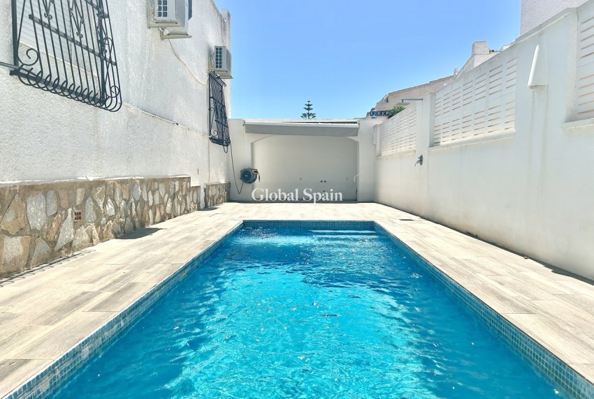 Odsprzedaż - WILLA  -
VILLAMARTÍN - Costa Blanca