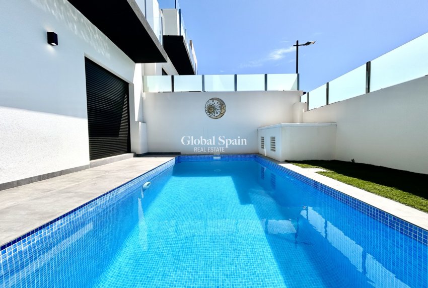 Odsprzedaż - WILLA  -
VILLAMARTÍN - Costa Blanca