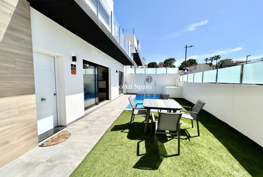 Odsprzedaż - WILLA  -
VILLAMARTÍN - Costa Blanca