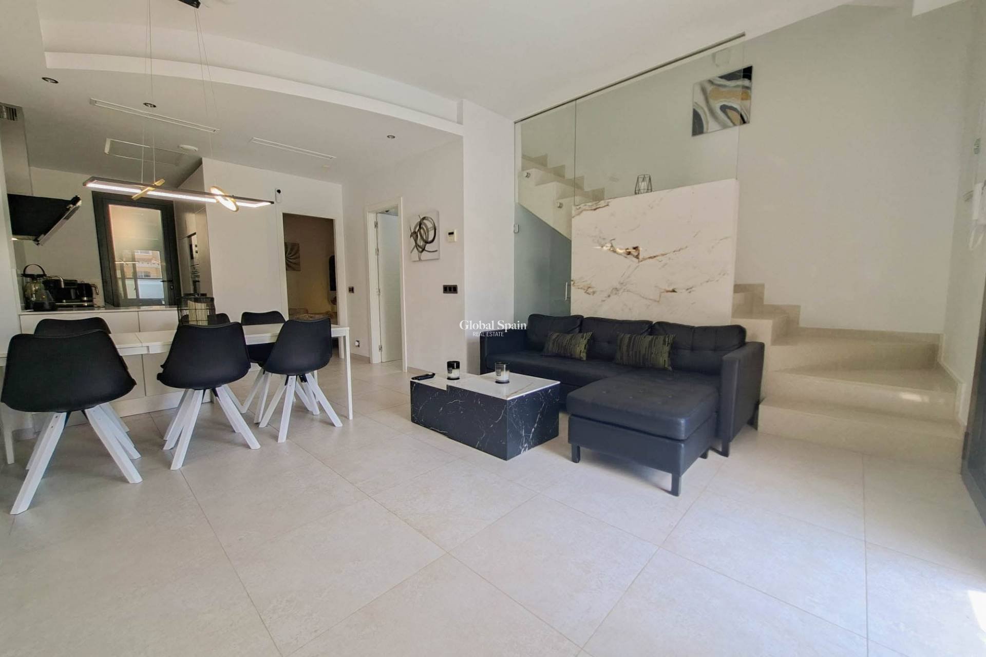 Odsprzedaż - WILLA  -
VILLAMARTÍN - Costa Blanca