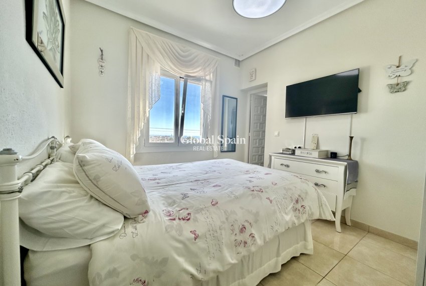 Odsprzedaż - WILLA  -
VILLAMARTÍN - Costa Blanca