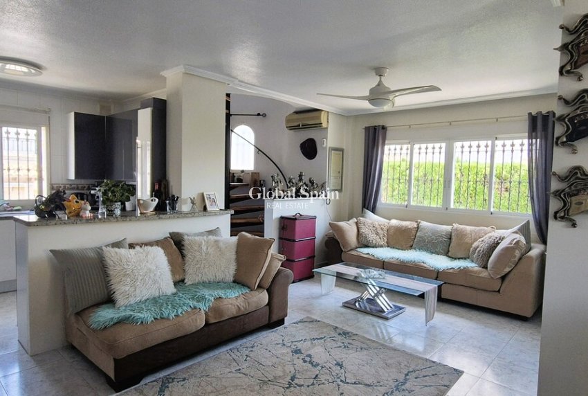 Odsprzedaż - WILLA  -
VILLAMARTÍN - Costa Blanca