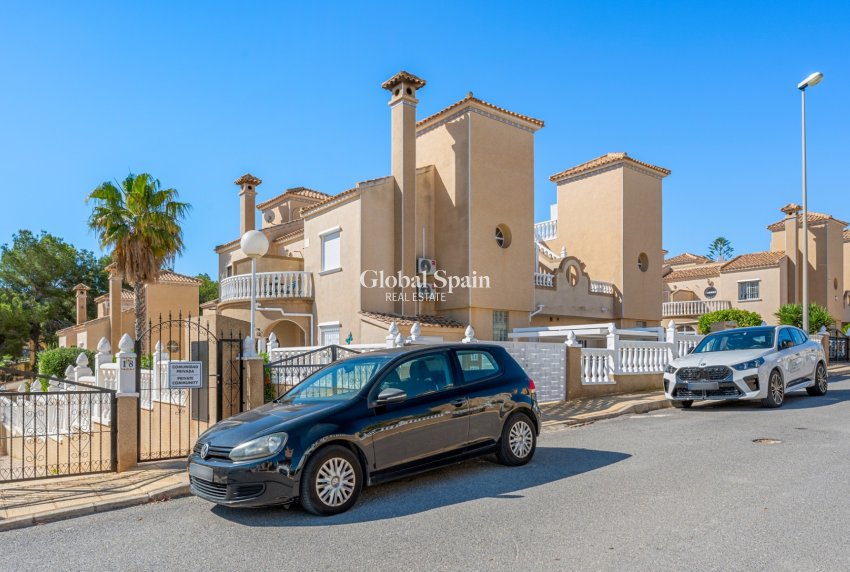 Odsprzedaż - WILLA  -
VILLAMARTÍN - Costa Blanca