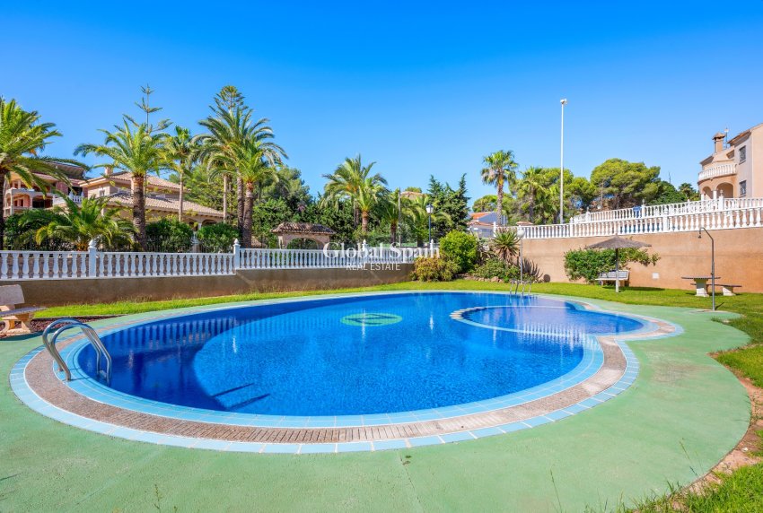 Odsprzedaż - WILLA  -
VILLAMARTÍN - Costa Blanca