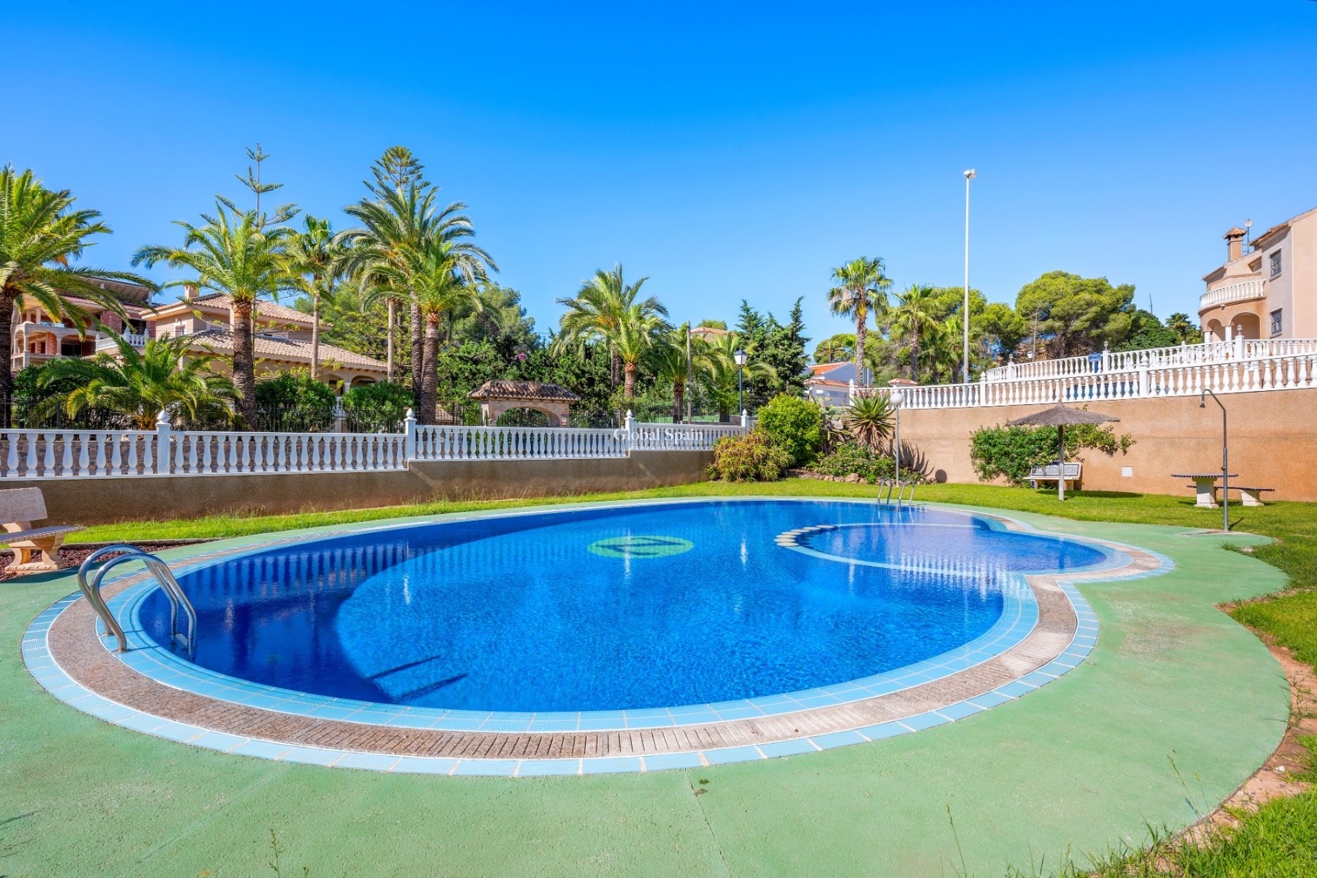 Odsprzedaż - WILLA  -
VILLAMARTÍN - Costa Blanca