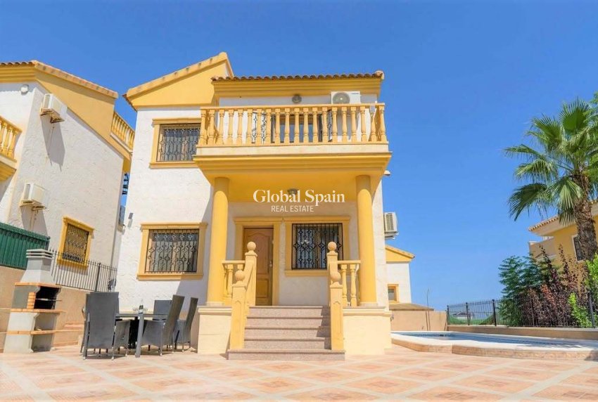 Odsprzedaż - WILLA  -
VILLAMARTÍN - Las Filipinas
