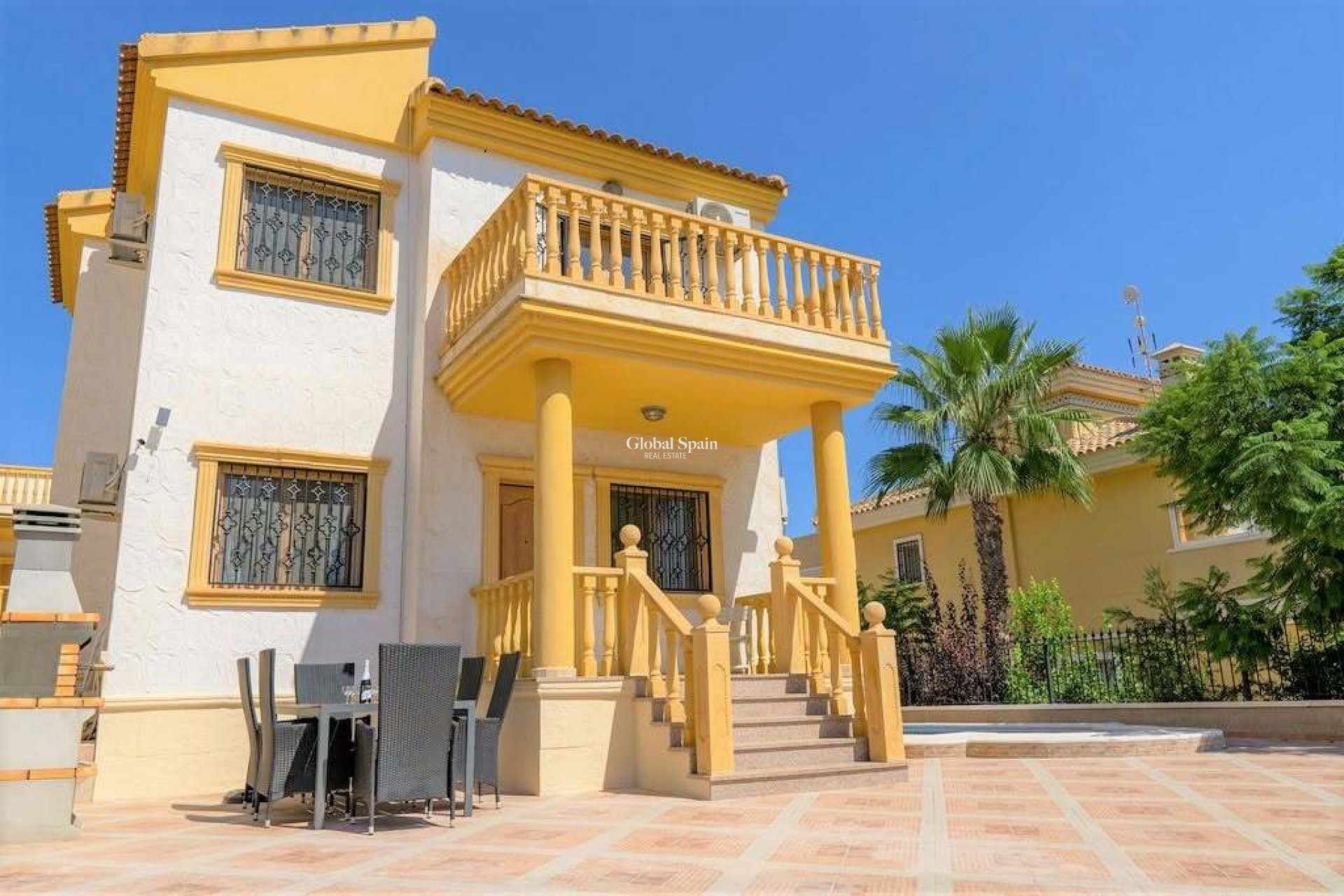 Odsprzedaż - WILLA  -
VILLAMARTÍN - Las Filipinas