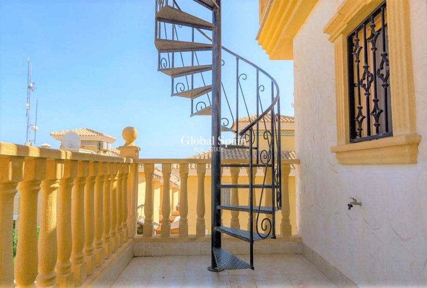 Odsprzedaż - WILLA  -
VILLAMARTÍN - Las Filipinas