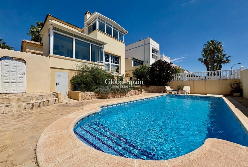 Odsprzedaż - Willa -
VILLAMARTÍN