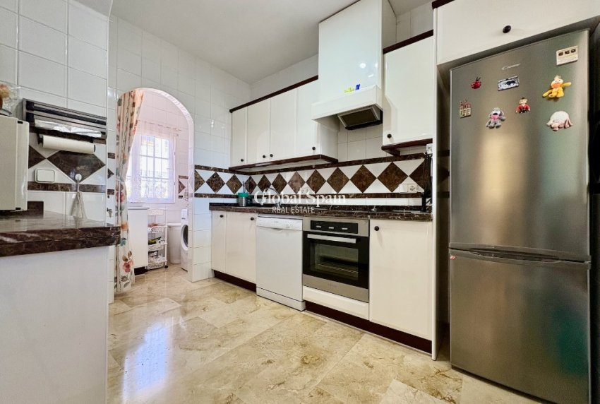 Odsprzedaż - Willa -
VILLAMARTÍN