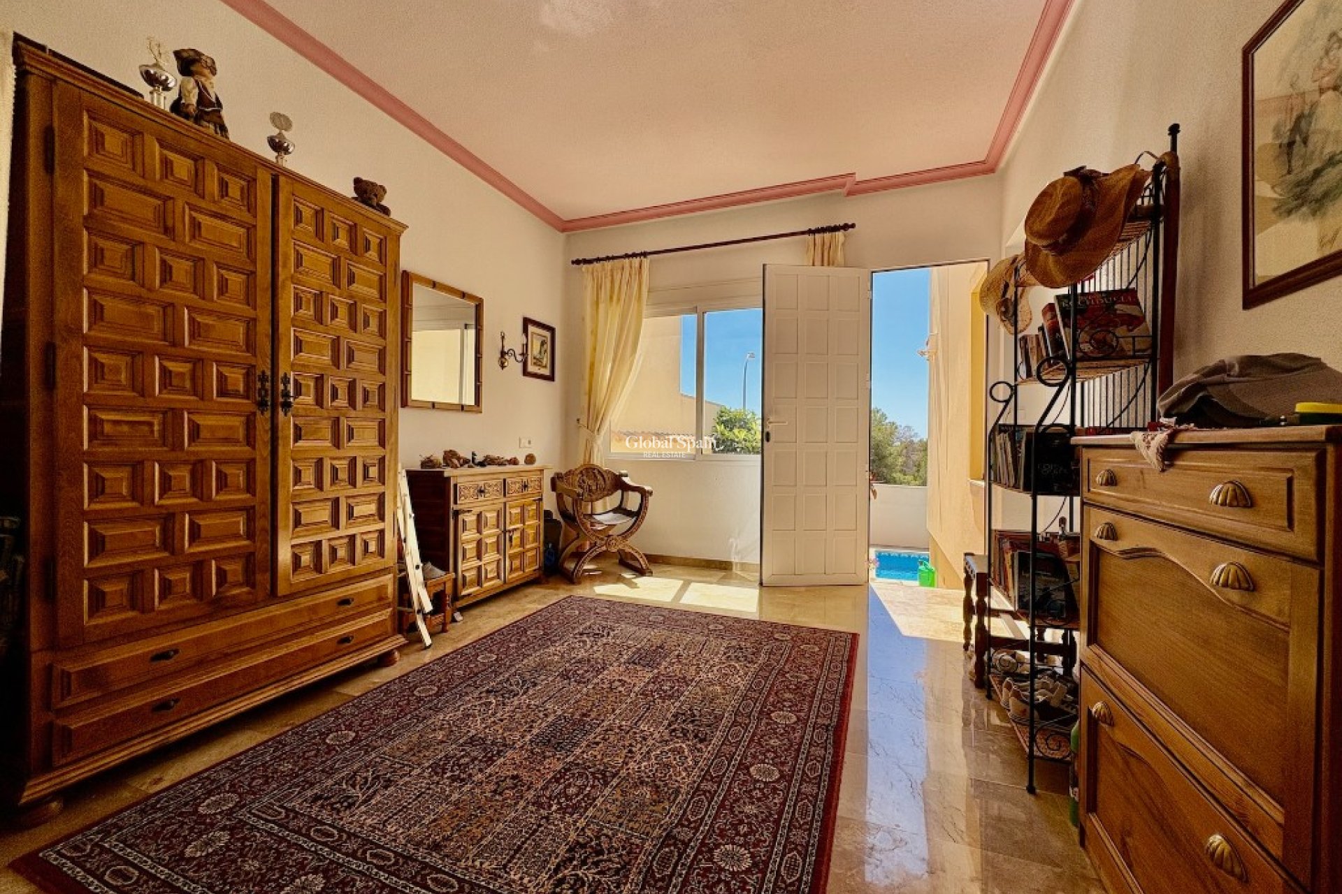 Odsprzedaż - Willa -
VILLAMARTÍN