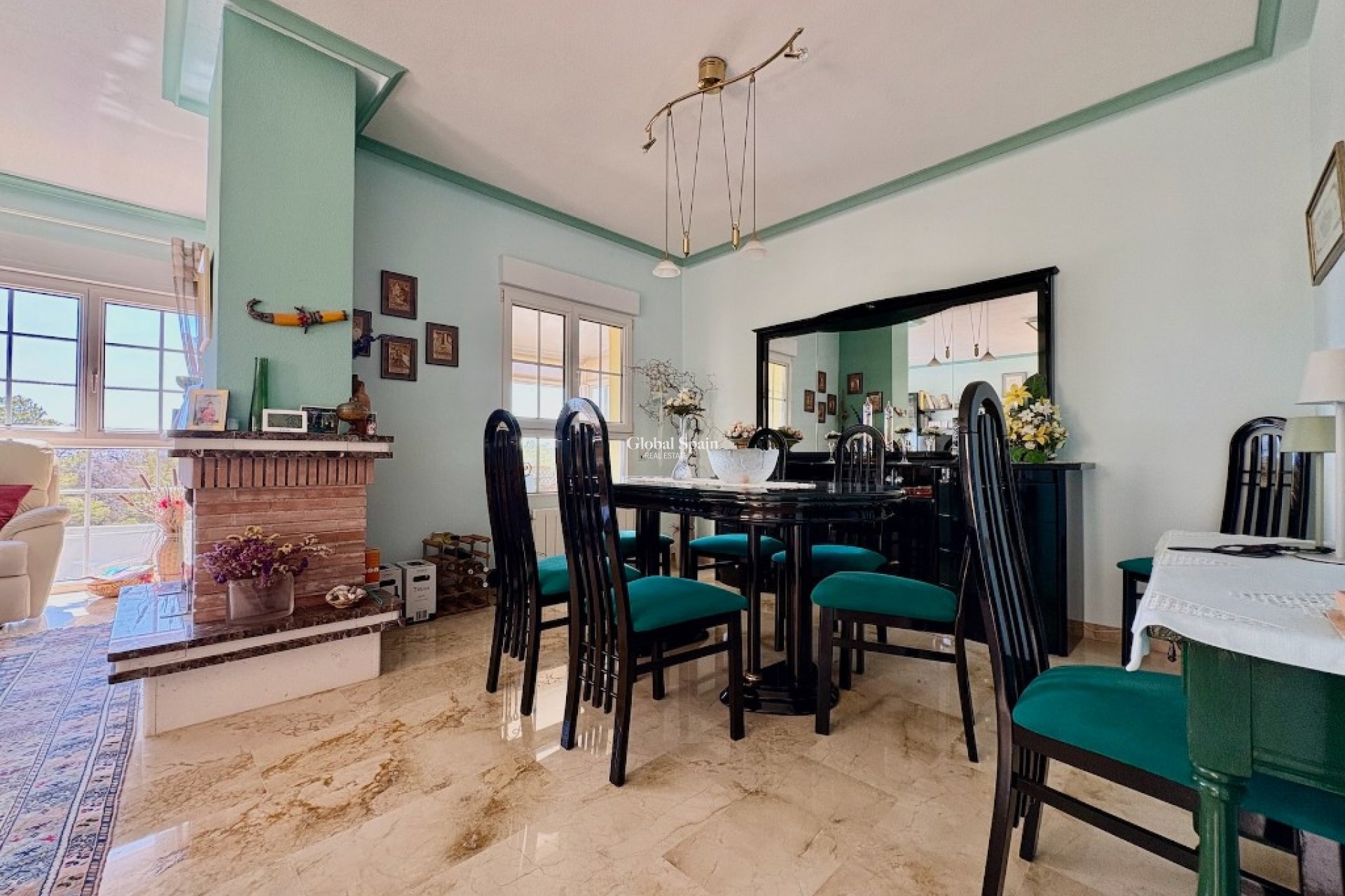 Odsprzedaż - Willa -
VILLAMARTÍN