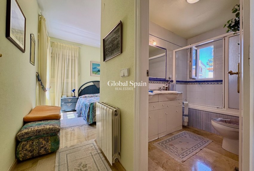 Odsprzedaż - Willa -
VILLAMARTÍN