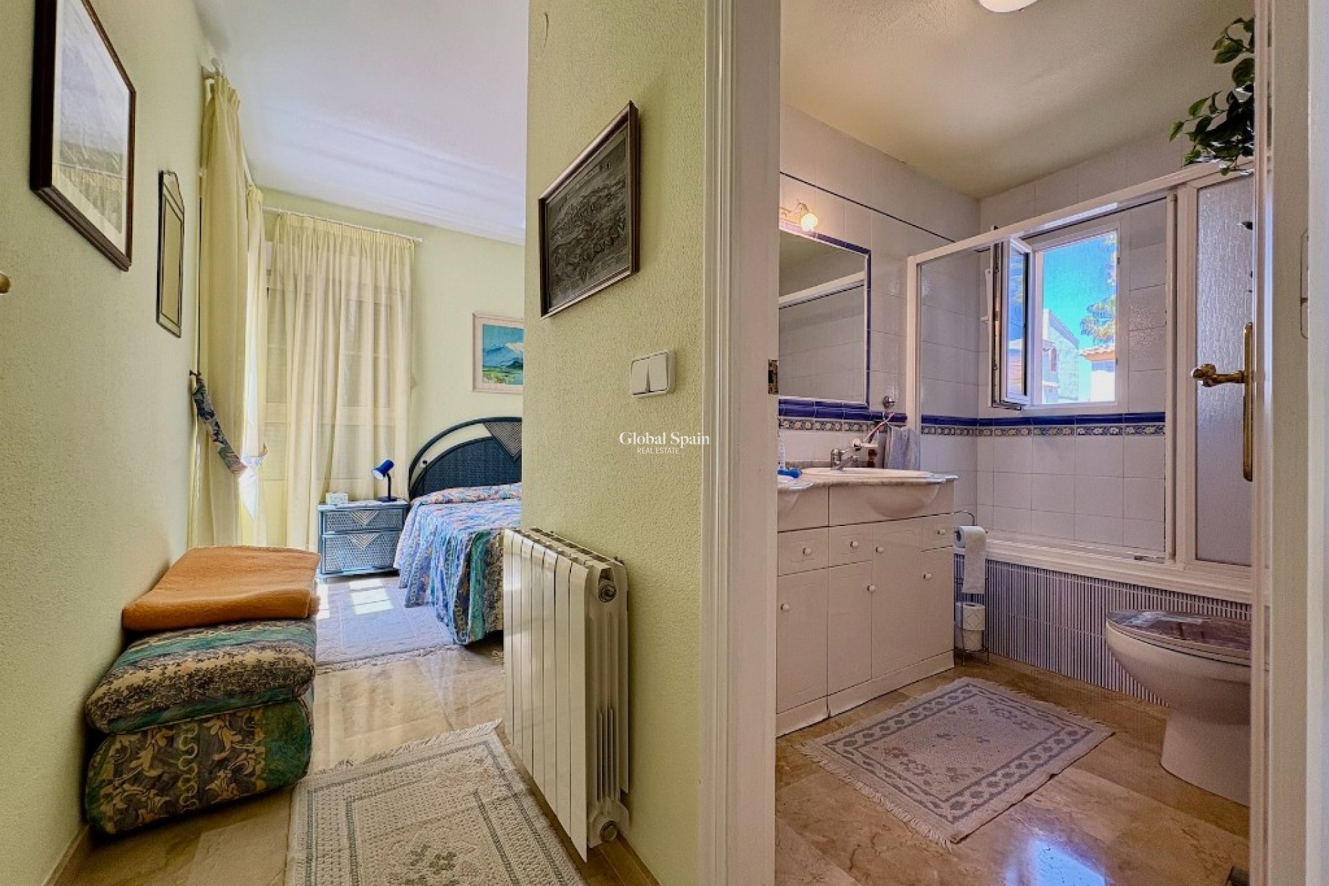 Odsprzedaż - Willa -
VILLAMARTÍN