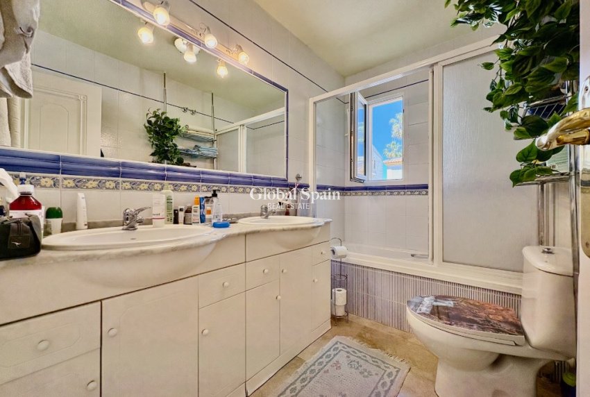 Odsprzedaż - Willa -
VILLAMARTÍN