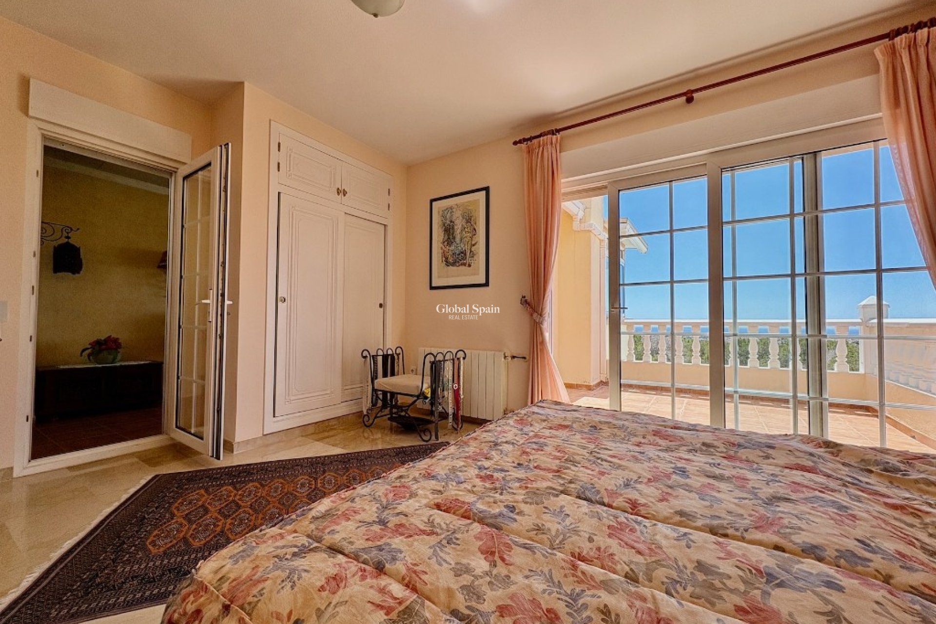 Odsprzedaż - Willa -
VILLAMARTÍN