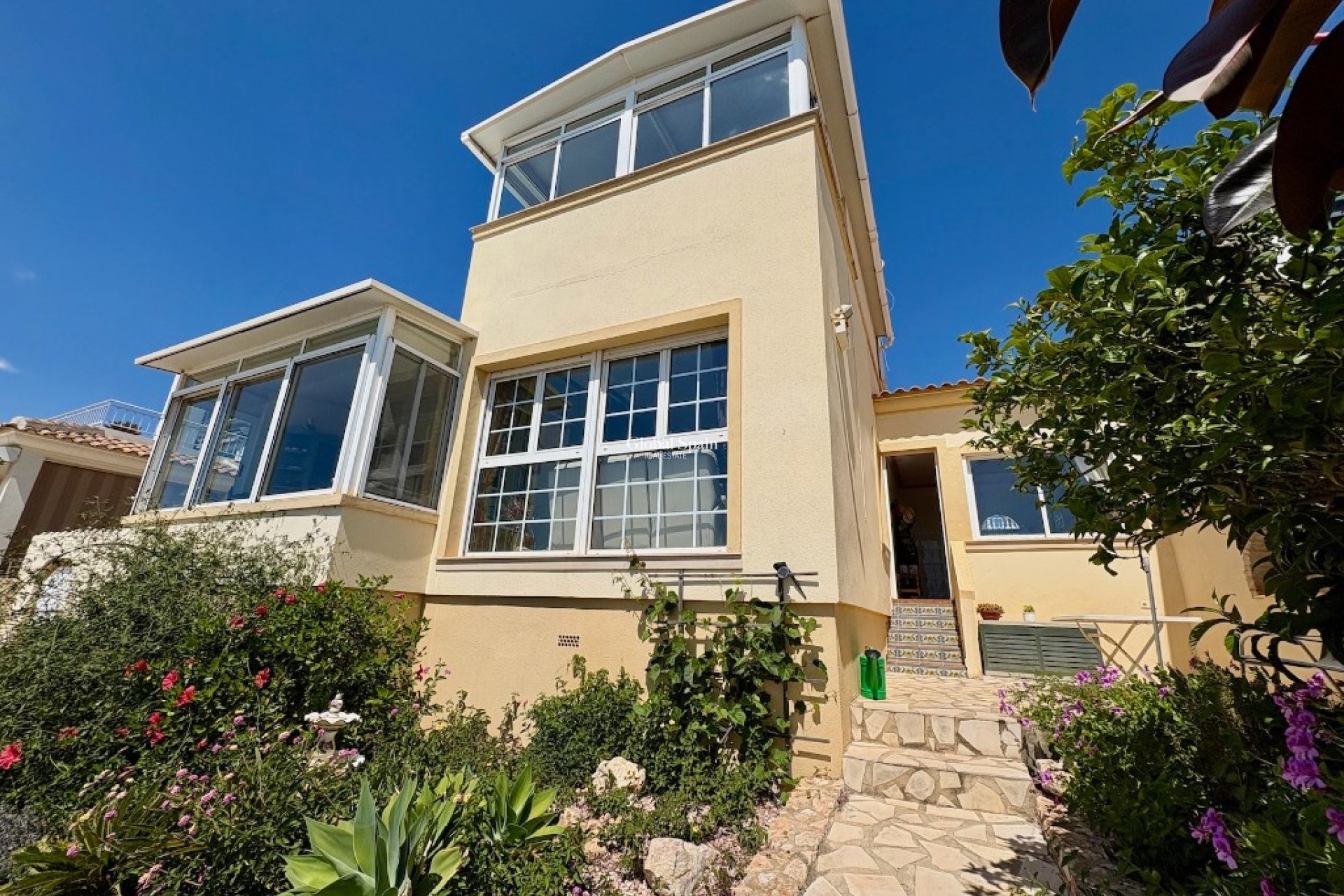 Odsprzedaż - Willa -
VILLAMARTÍN