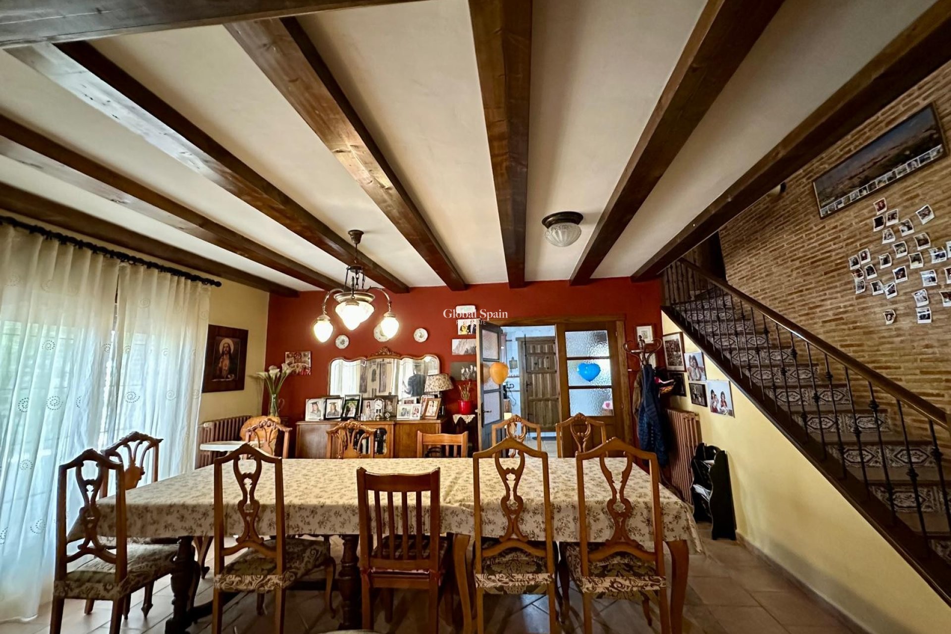 Odsprzedaż - WILLA  -
YECLA - Inland