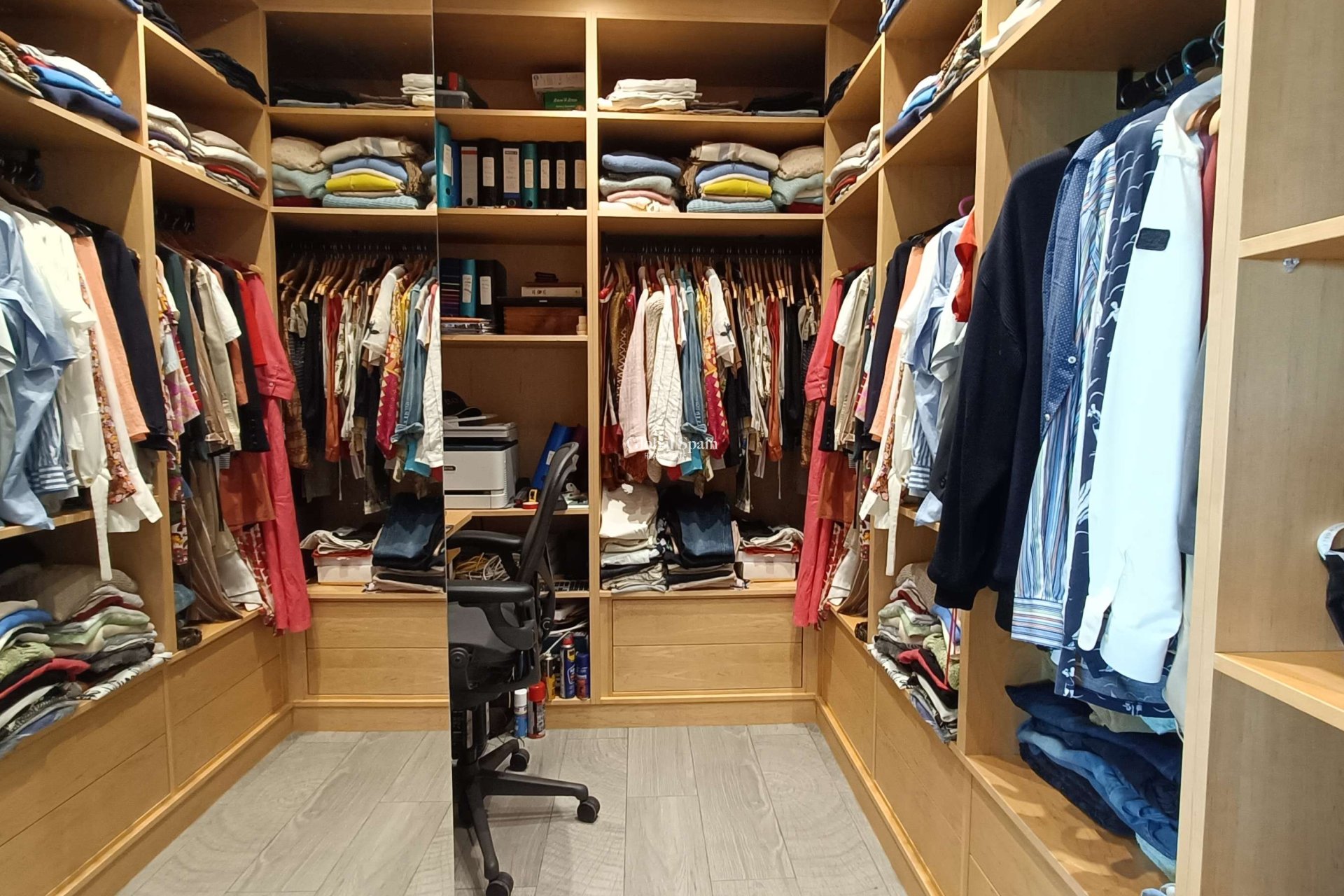 Odsprzedaż - Willa -
