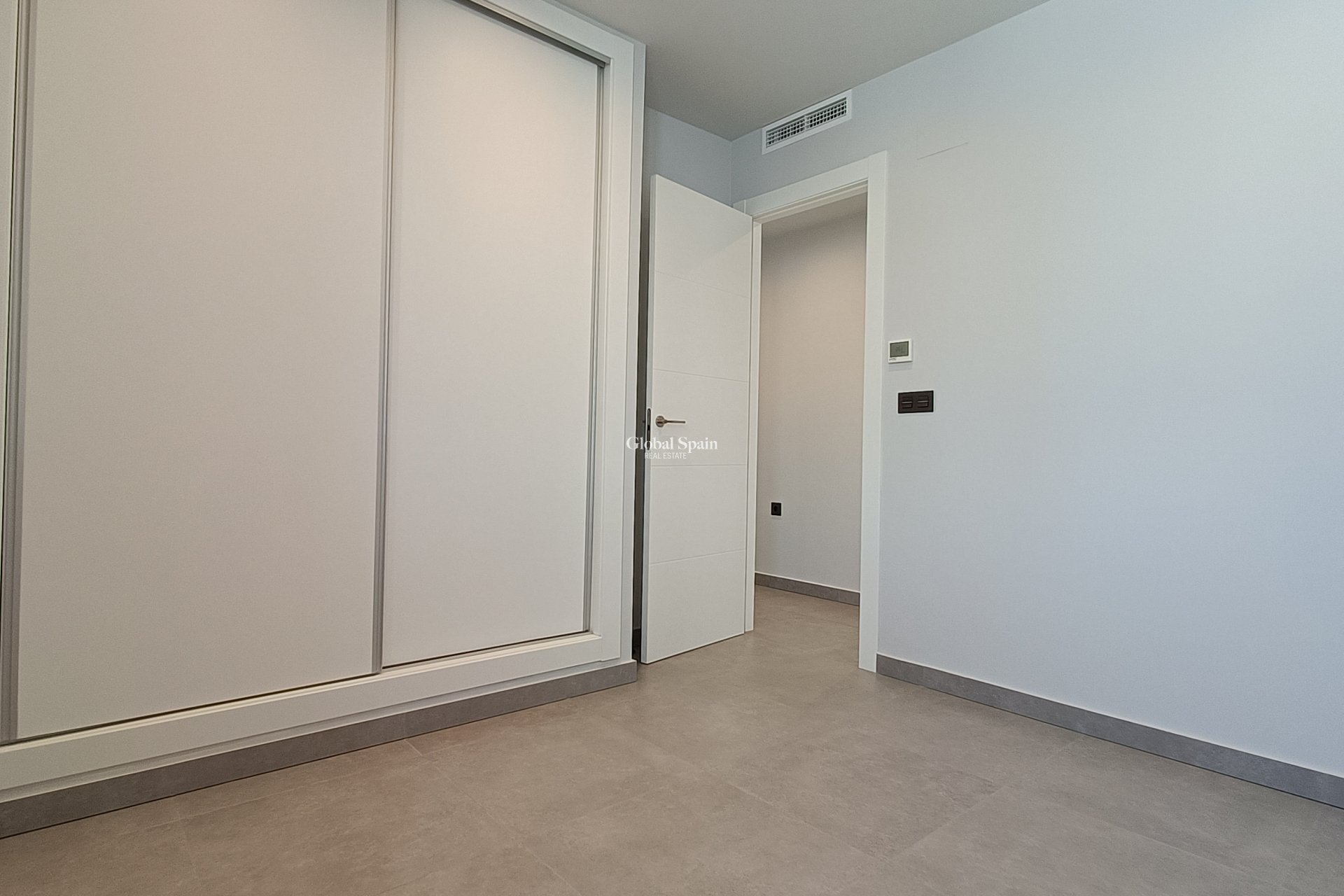 Odsprzedaż - Willa -
