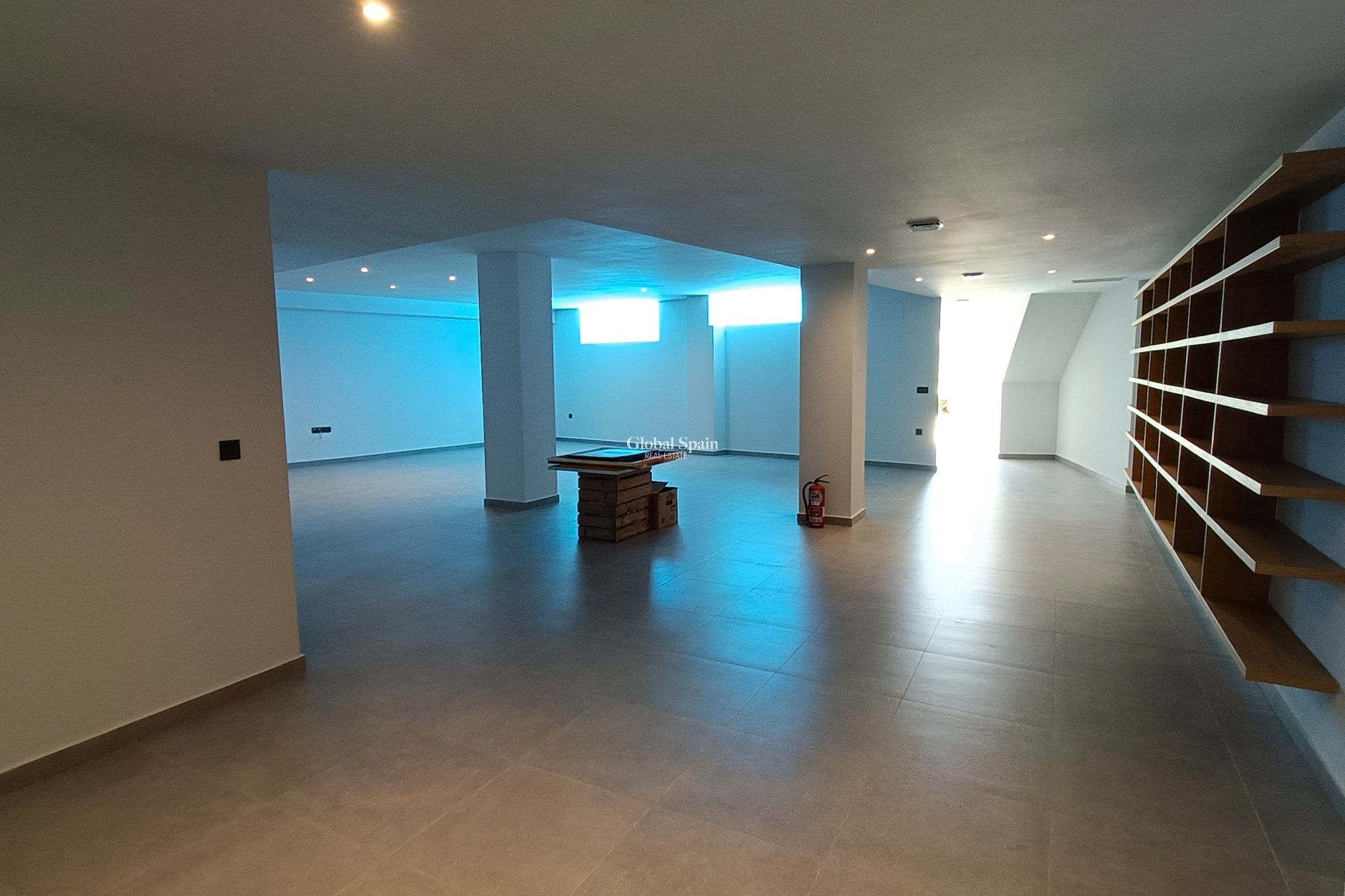 Odsprzedaż - Willa -
