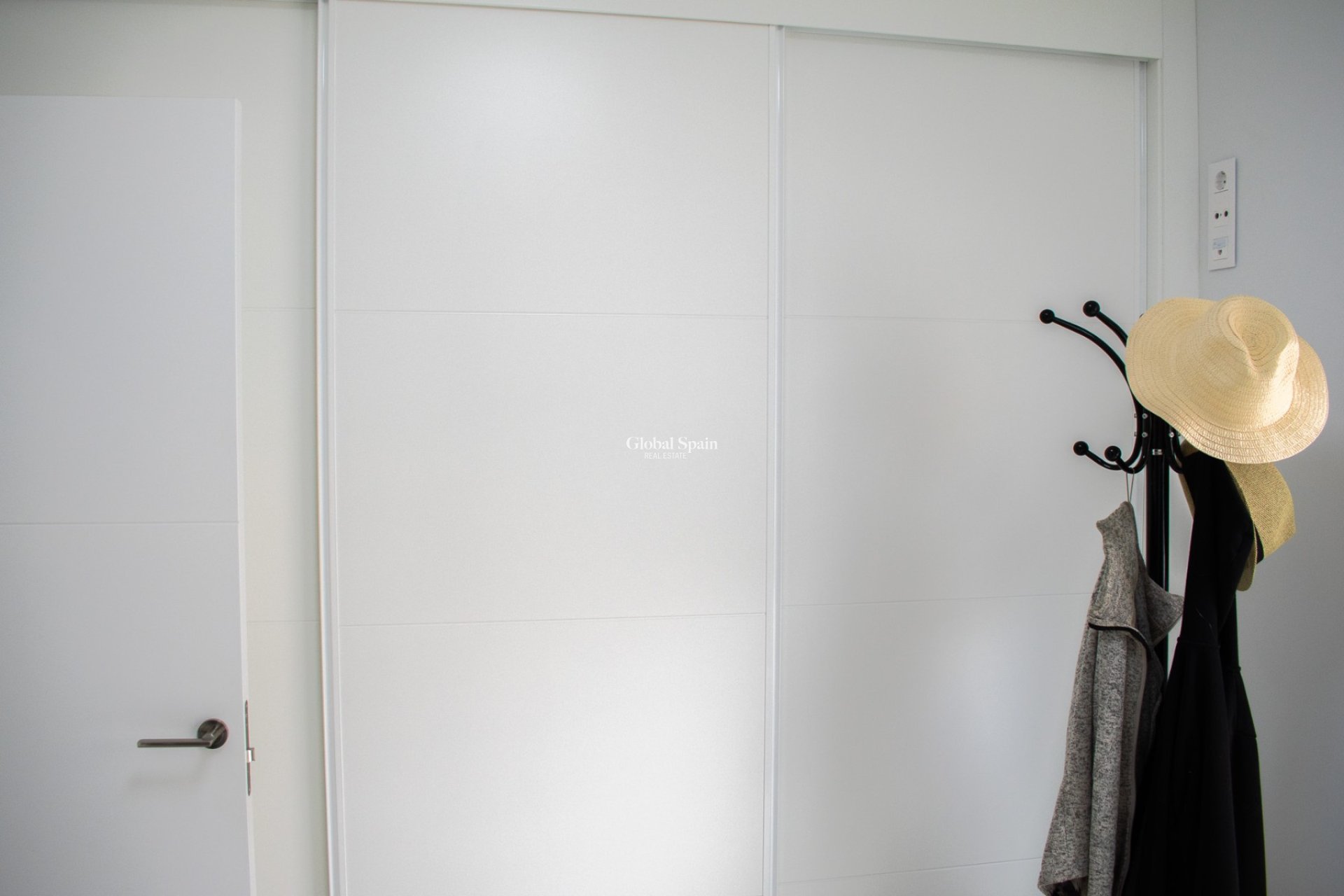 Odsprzedaż - WILLA  -
