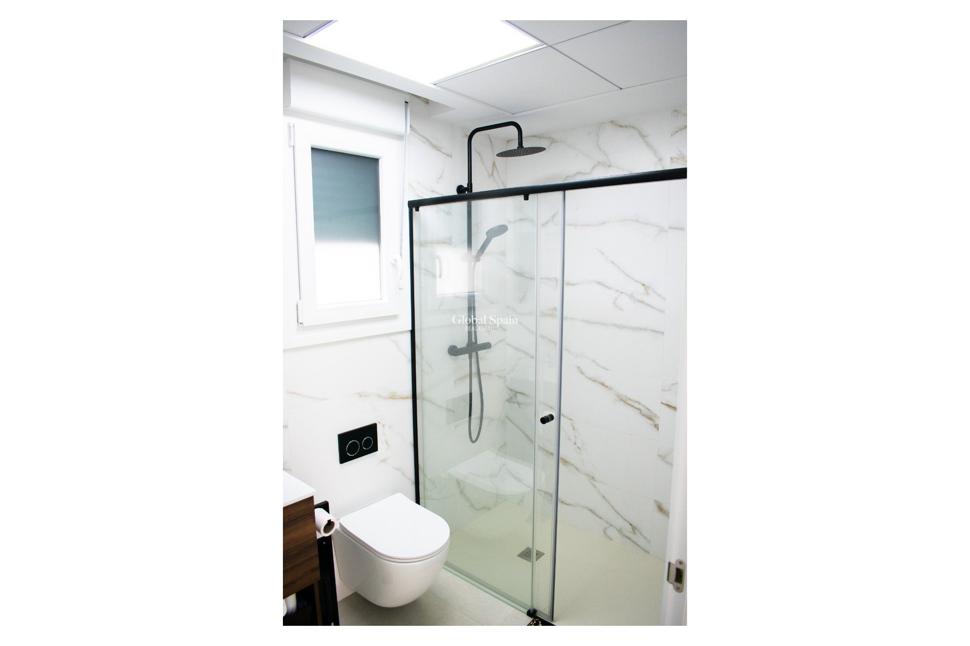 Odsprzedaż - WILLA  -
