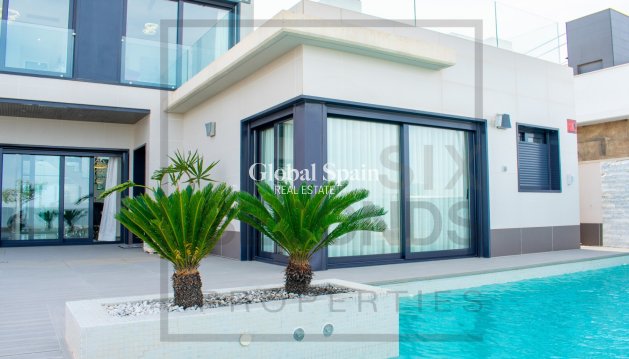 Onafhankelijke villa - Wederverkoop - SAN MIGUEL DE SALINAS -
                Urbanizaciones