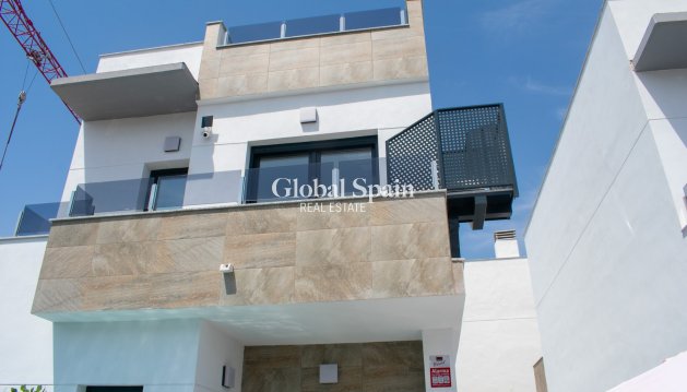 Onafhankelijke villa - Wederverkoop - TORREVIEJA -
                La Siesta - El Salado - Torreta