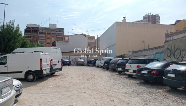 PARCELLE DE TERRAIN - Revente - BENIDORM -
                Centro