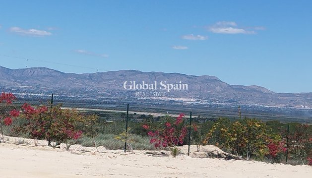 PARCELLE DE TERRAIN - Revente - SAN FULGENCIO -
                LA MARINA