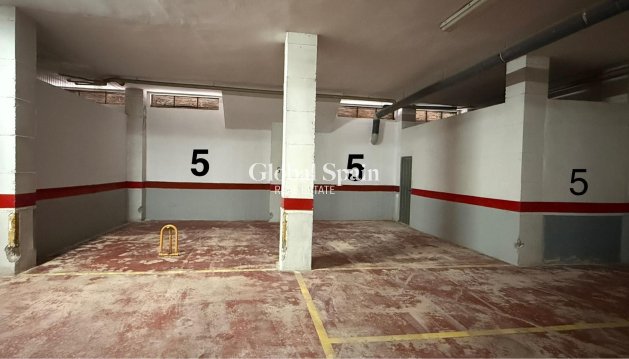 PARKEERPLAATS / GARAGE - Wederverkoop - TORREVIEJA -
                Torrevieja