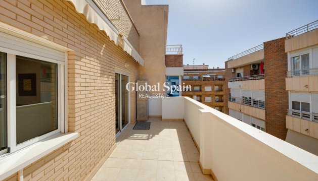 PENTHOUSE - Revente - TORREVIEJA -
                Torrevieja