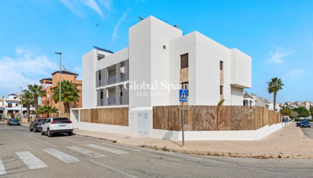 PENTHOUSE - Wederverkoop - ORIHUELA COSTA -
                VILLAMARTÍN