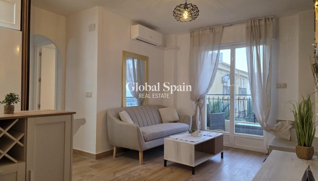 PENTHOUSE - Wederverkoop - TORREVIEJA -
                Cala Ferris