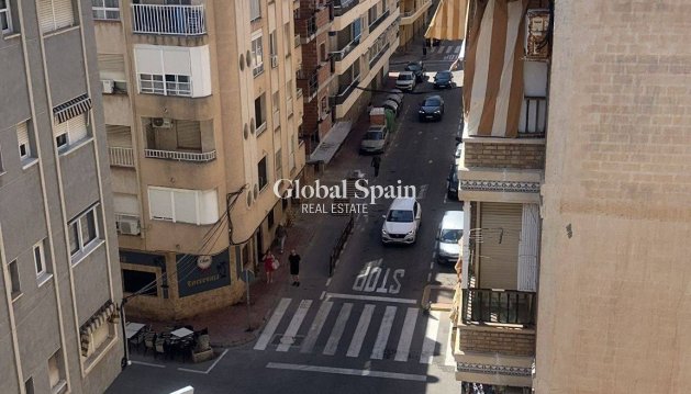 PENTHOUSE - Wederverkoop - TORREVIEJA -
                Center