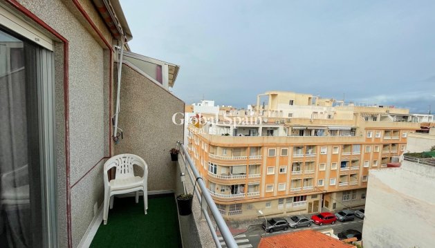 PENTHOUSE - Wederverkoop - TORREVIEJA -
                Center