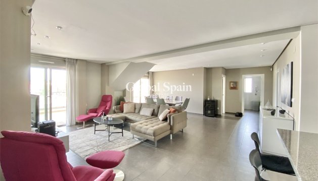 PENTHOUSE - Wederverkoop - VILLAMARTÍN -
                LOS DOLSES