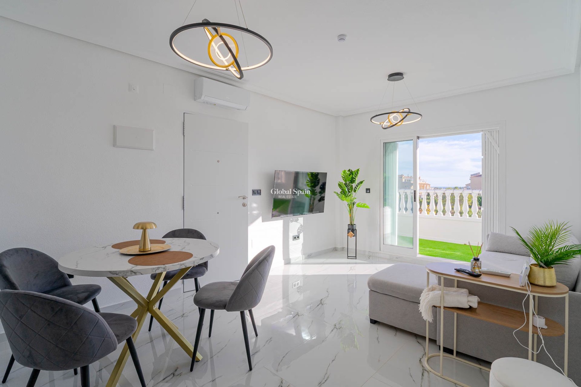 Resale - 1. Apartment / flat -
ORIHUELA COSTA - Playa Flamenca