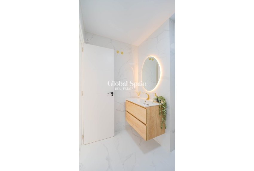 Resale - 1. Apartment / flat -
ORIHUELA COSTA - Playa Flamenca