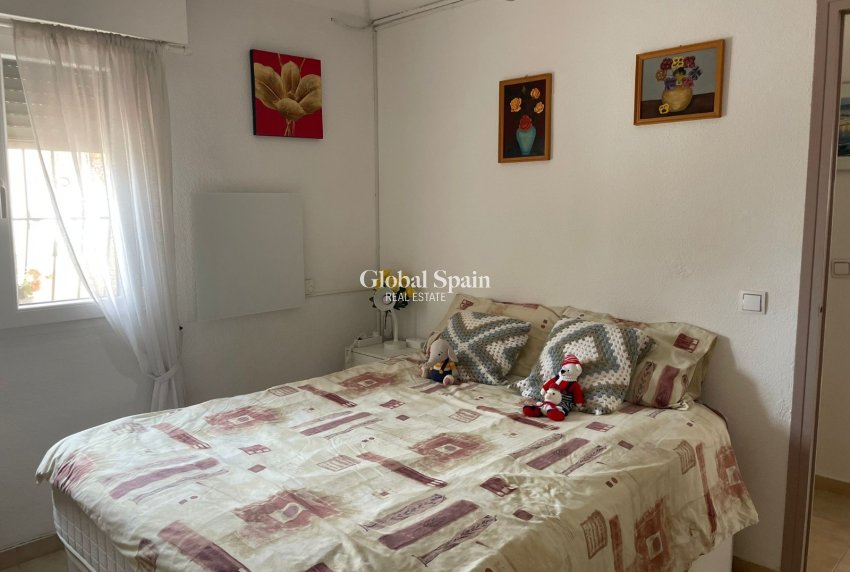 Resale - 2. Town house -
ORIHUELA COSTA - La Florida