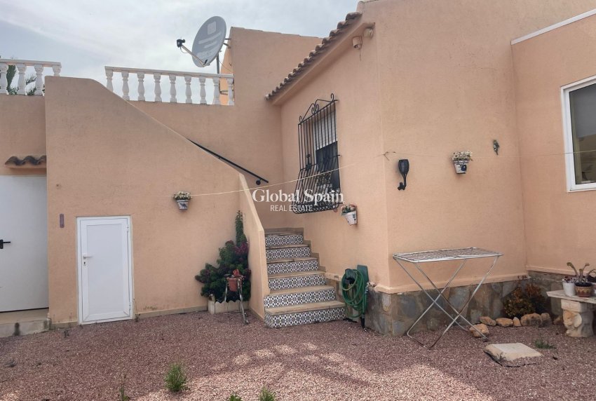 Resale - 2. Town house -
ORIHUELA COSTA - La Florida