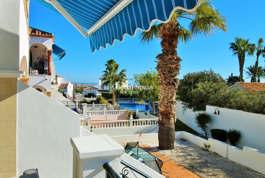 Resale - 2. Town house -
ORIHUELA COSTA - VILLAMARTÍN