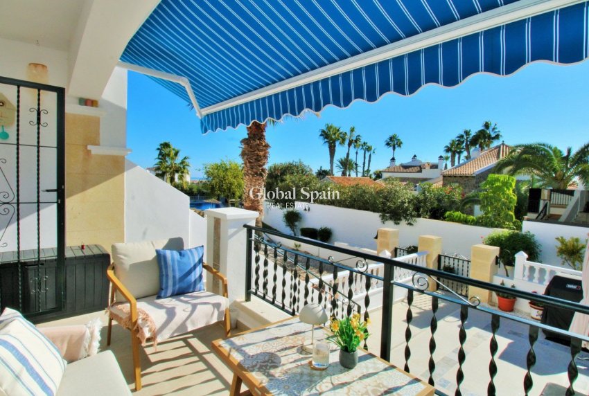 Resale - 2. Town house -
ORIHUELA COSTA - VILLAMARTÍN