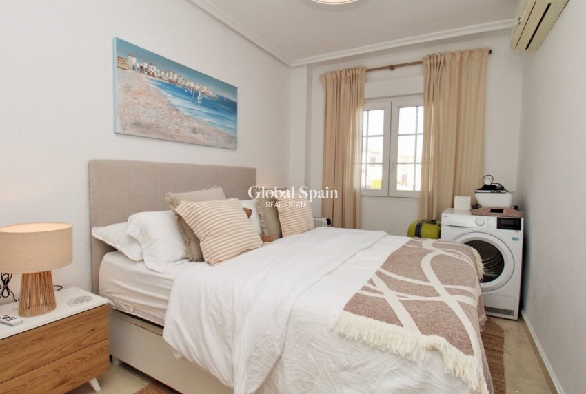 Resale - 2. Town house -
ORIHUELA COSTA - VILLAMARTÍN