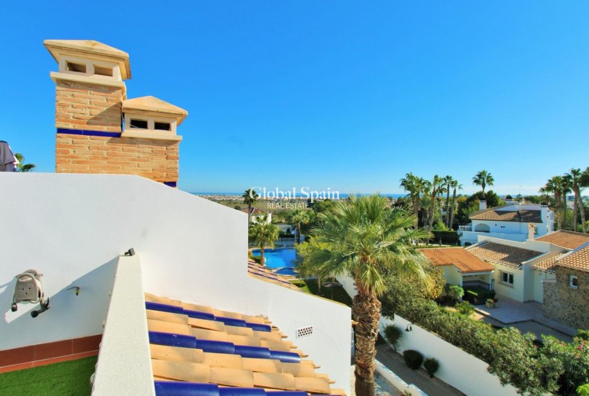 Resale - 2. Town house -
ORIHUELA COSTA - VILLAMARTÍN