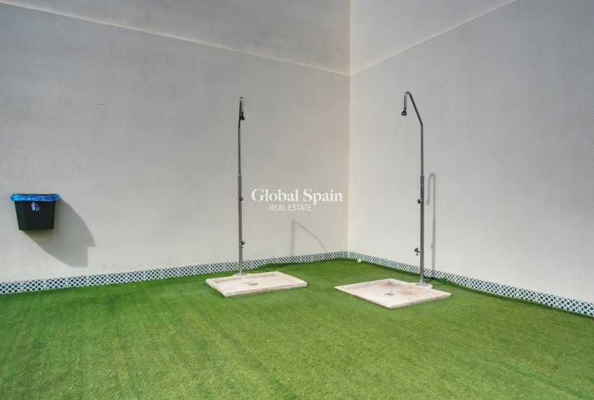 Resale - 3. Semi - Detached Villa -
ORIHUELA COSTA - Costa Blanca South